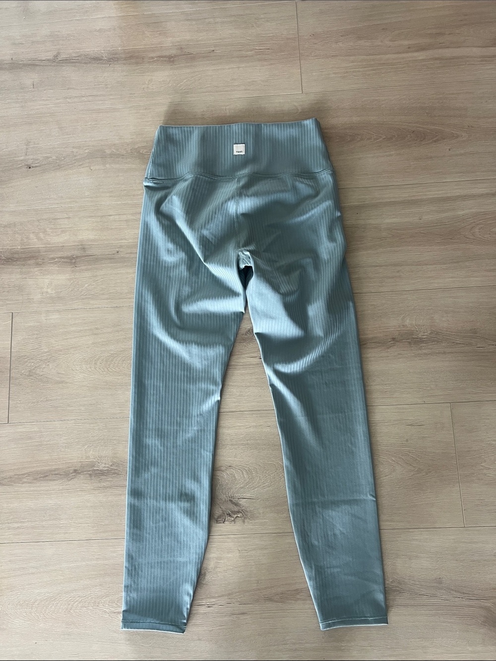 Women’s Vuori Ribbed inversion Leggings - color mist size small